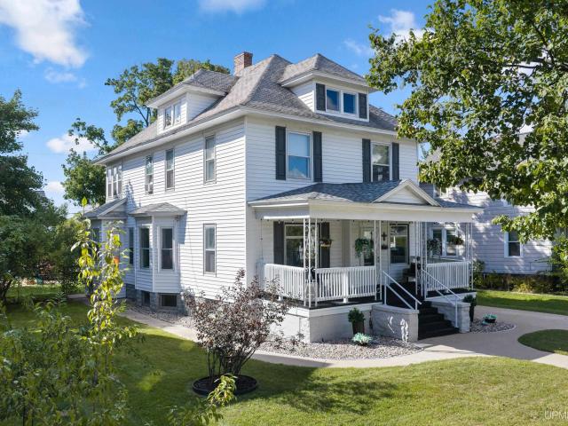 House for sale in Escanaba, Delta County