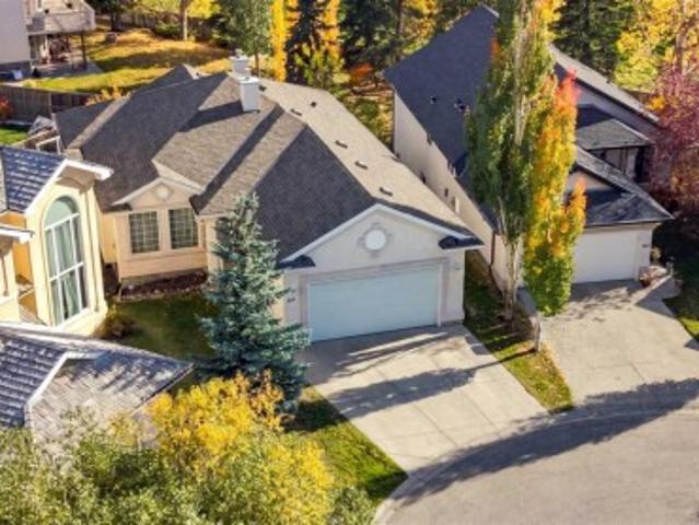 House for sale in Signal Hill, Calgary