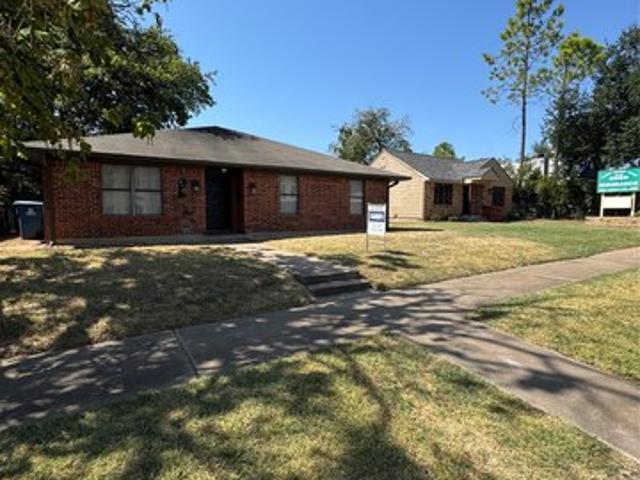 House for sale in Denison, Grayson County