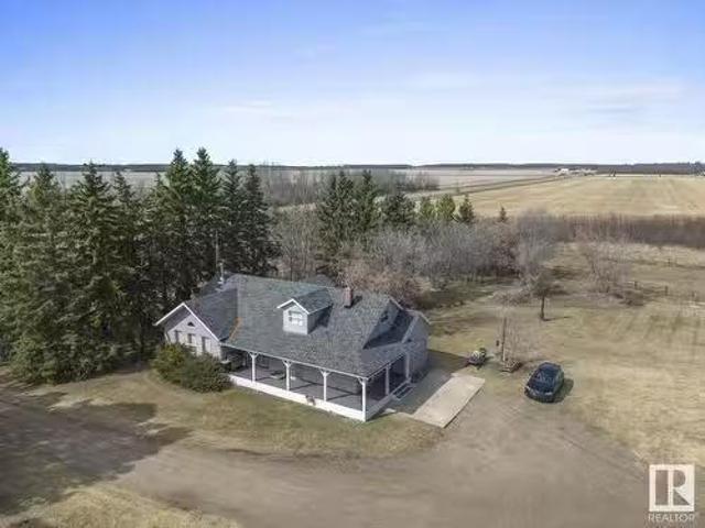 House for sale in Alberta