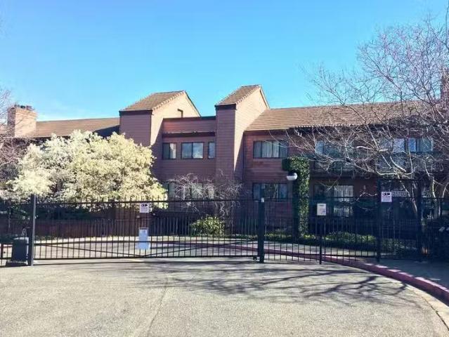Condo for rent in Hayward
