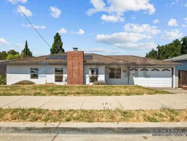 House for rent in Hayward
