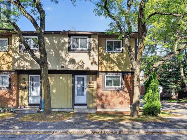 Townhouse for rent in Mulhurst Bay, Ontario