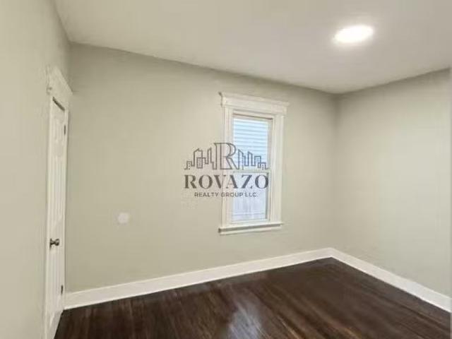Condo for rent in Newark