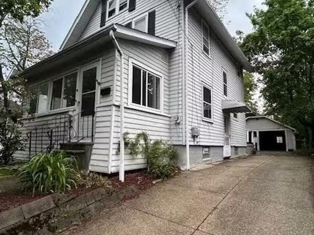 House for rent in Akron