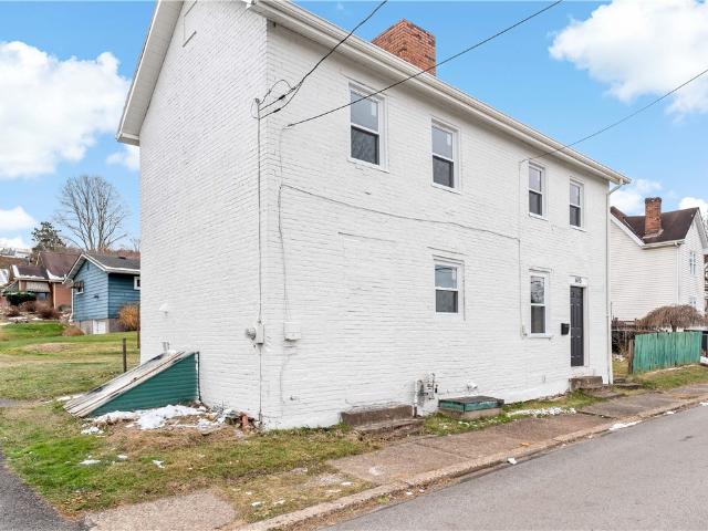 House for sale in Elizabeth, Pennsylvania