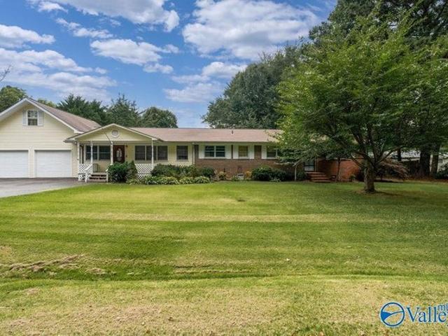 House for sale in Arab, Alabama