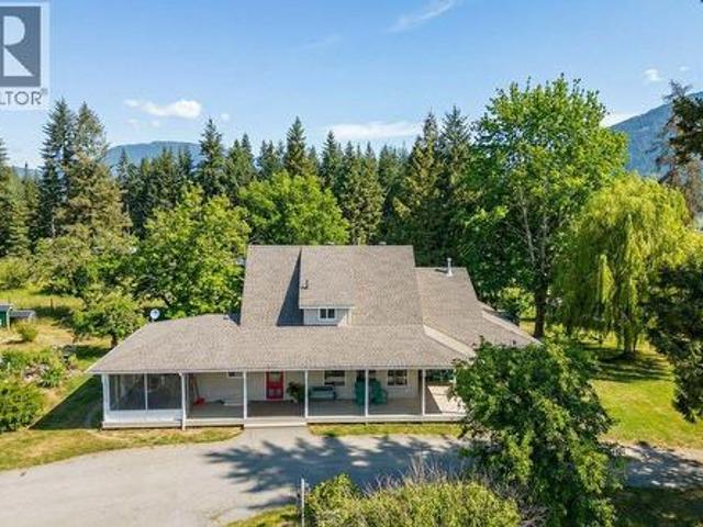 House for sale in Salmon Arm, British Columbia