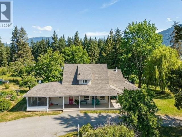 House for sale in Salmon Arm, British Columbia