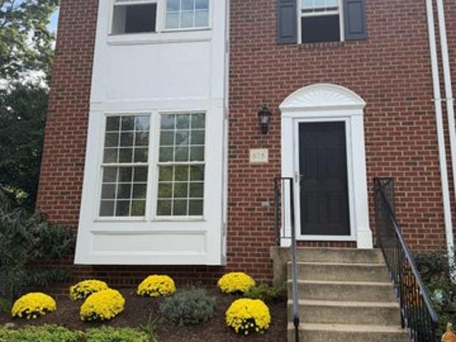 Townhouse for sale in Northport, Arnold