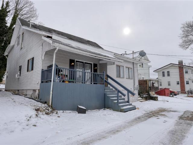 House for sale in Cambridge, Guernsey County