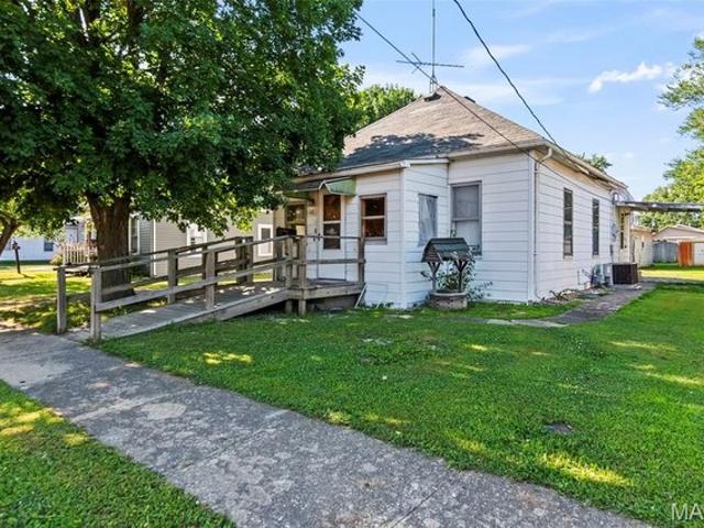 House for sale in Litchfield, Illinois