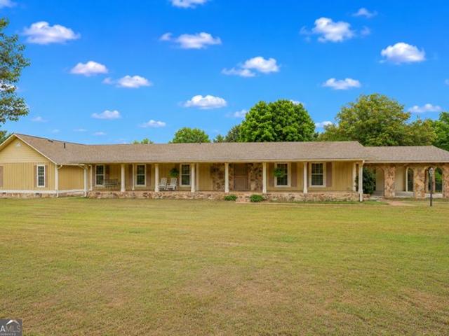 House for sale in Sharpsburg, Coweta County