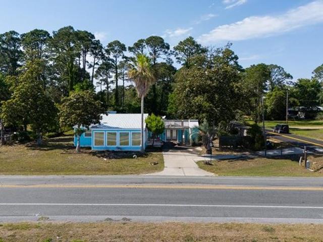 House for sale in Eastpoint, Florida