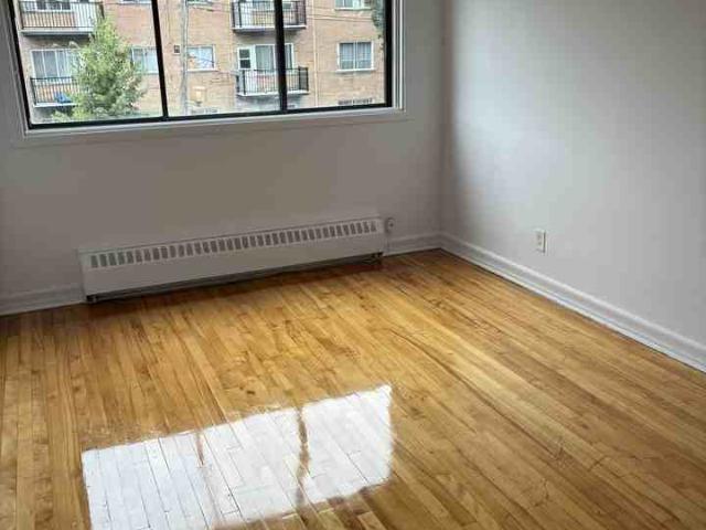 Apartment for rent in Cote-saint-luc, Quebec