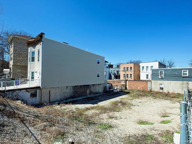 Land for sale in The Bronx, Arverne