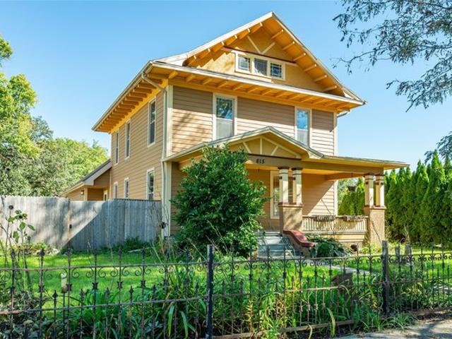 House for sale in Winterset, Madison County