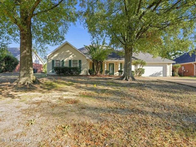 House for sale in Laurelwood, Flowood