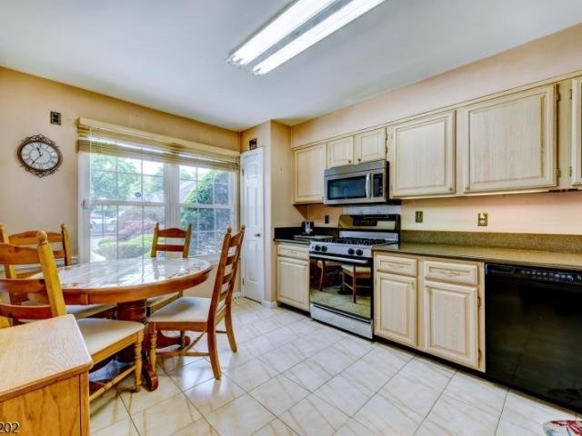Townhouse for sale in Ringoes, New Jersey