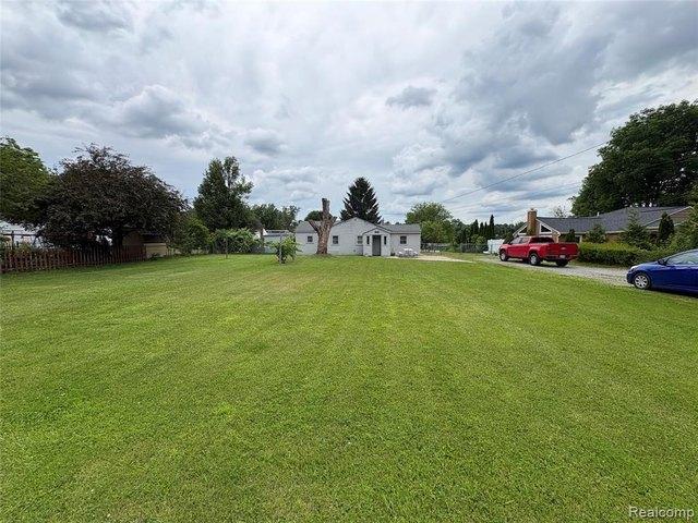 House for sale in Fenton, Michigan