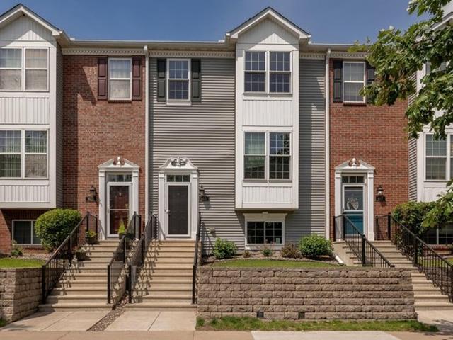 Townhouse for sale in Circle Pines, Minnesota