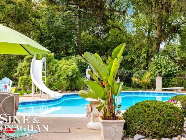House for sale in Grosse Pointe