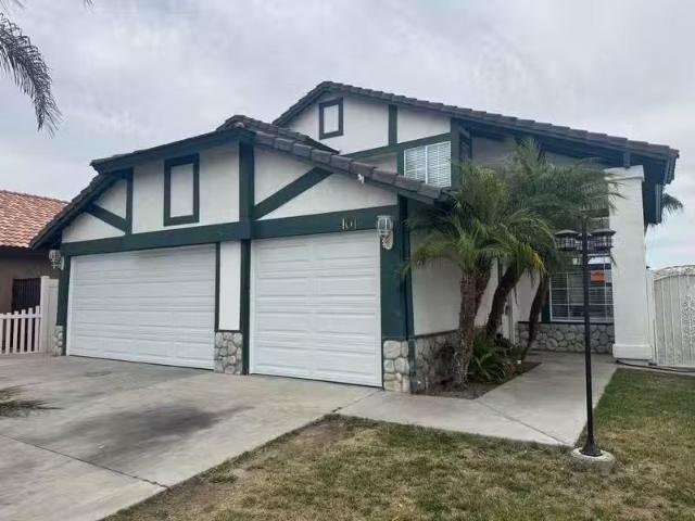 House for rent in Corona