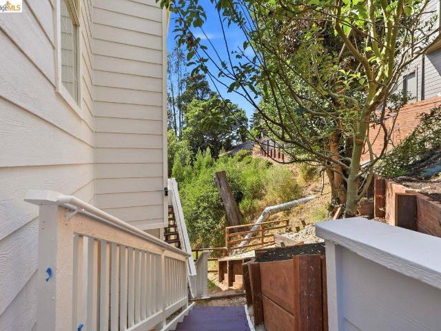 House for sale in Piedmont Pines, Oakland