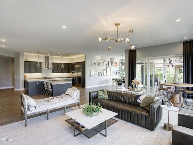 Condo for sale in Paradise Valley, Arizona
