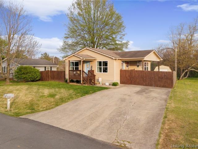 House for sale in Henryville, Indiana