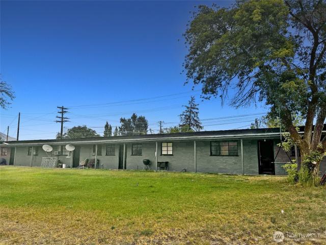 House for sale in Bridgeport, Washington