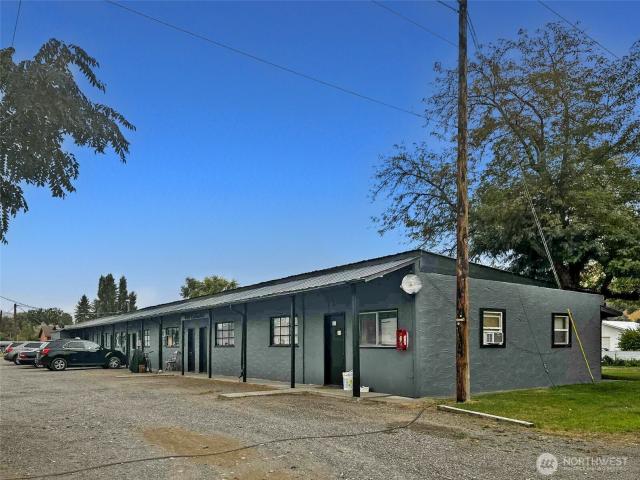 House for sale in Bridgeport, Washington