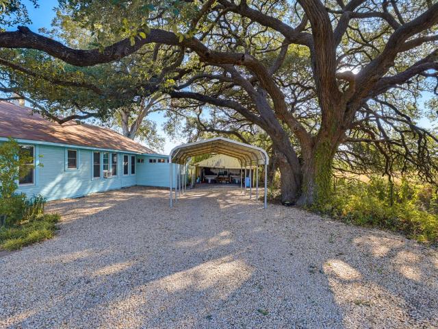 House for sale in Lockhart, Caldwell County