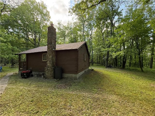 House for sale in Laughlintown, Pennsylvania