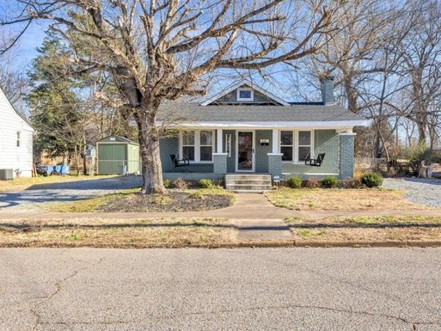 House for sale in Mayfield, Kentucky