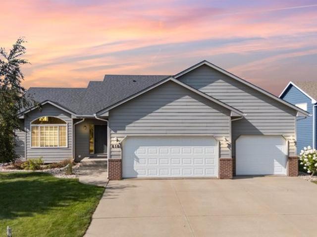 House for sale in Harrisburg, South Dakota