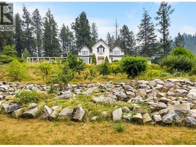 House for sale in Sirdar, British Columbia