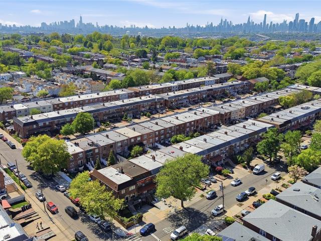 House for sale in Queens, Arverne