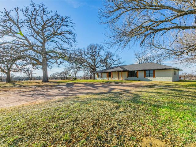 House for sale in Milam, Texas