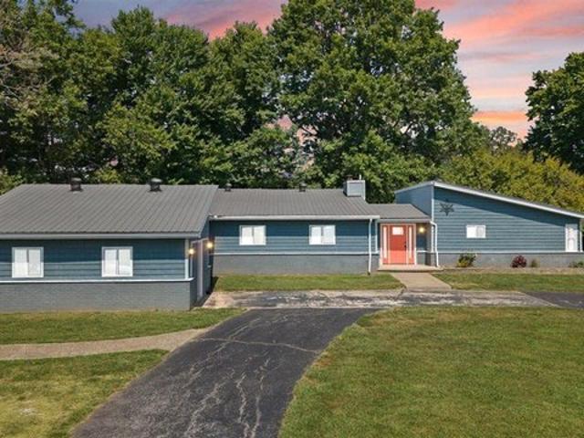 House for sale in Columbia, Adair County
