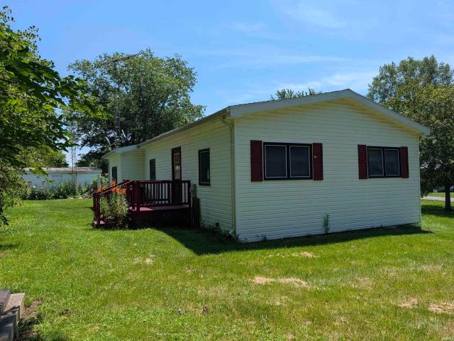 House for sale in Farmland, Indiana