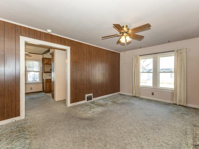 House for sale in Camanche, Iowa