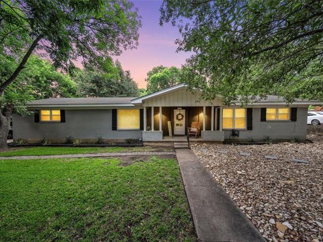 House for sale in Woodway, Texas