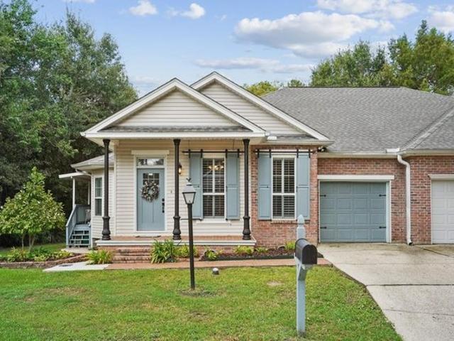 Townhouse for sale in Mandeville, Louisiana