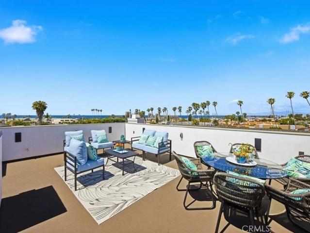 Townhouse for sale in Redondo Beach, California