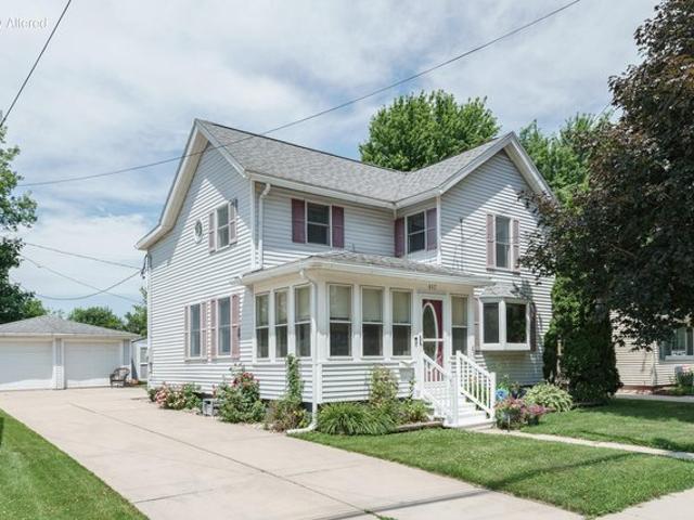 House for sale in Mayville, Wisconsin