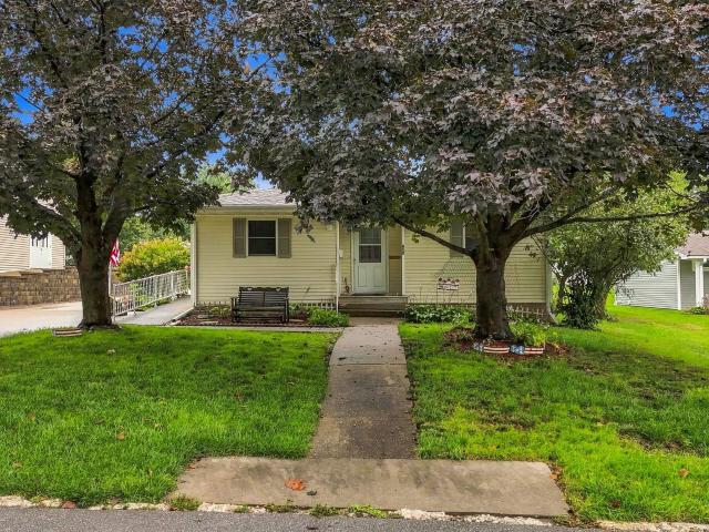 House for sale in Sigourney, Keokuk County