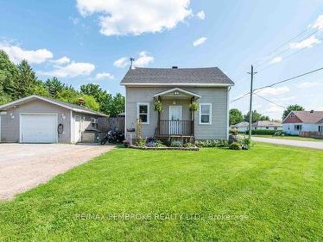 House for sale in Renfrew, Ontario