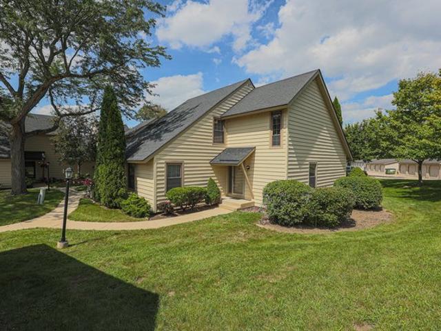 Townhouse for sale in Gurnee, Illinois
