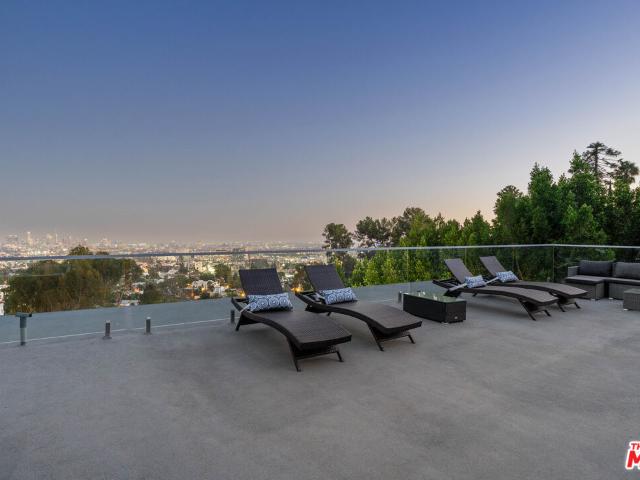 Property for rent in Canoga Park, California
